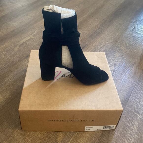 Matisse Shoes - NWB Matisse Rewind Fall Booties Size 8.5 Black